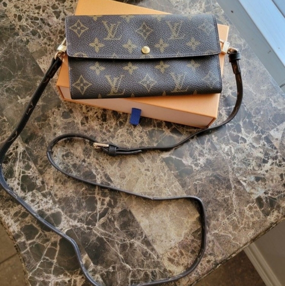 ❤Faux leather adjustable strap ❤ - Picture 8 of 11